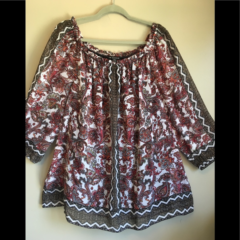 Multi color plus top with 3/4 sleeves